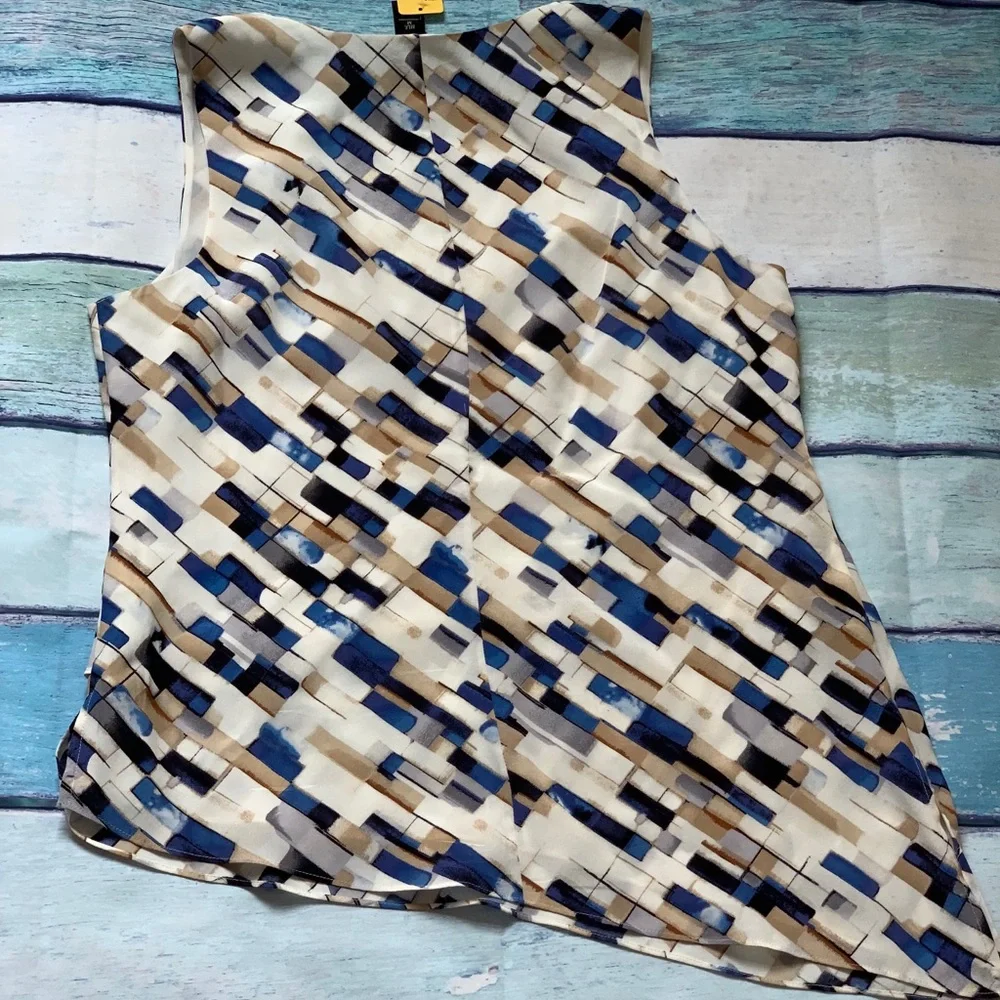 Whitehouse/black market block silk tank - Picture 3 of 5
